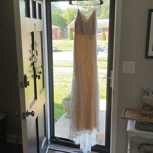 Lulu’s white lace wedding dress